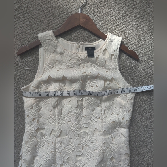 Ann Taylor Floral Cutout Dress Size 6P - Picture 3 of 9